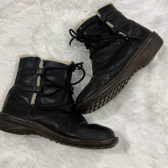 UGG Caspia Sheepskin Lined Leather Ankle Boots Size 8 - Picture 11 of 11